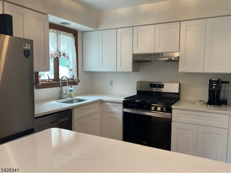 14 Village Dr, Hamburg, NJ 07419 - #2