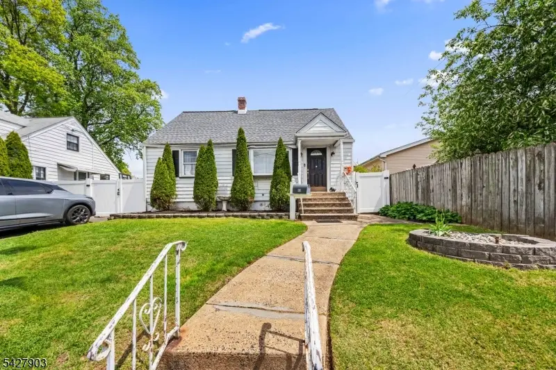 10 Hillcrest Ter, Linden, NJ 07036 - #1
