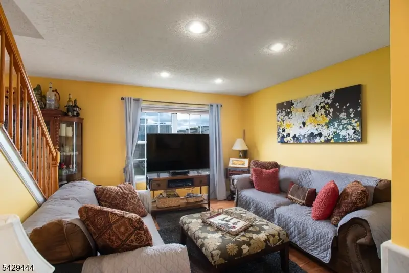 89 Vaughan Dr #89, Newark, NJ 07103 - #3