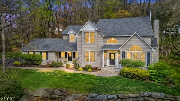 16 Yorkshire Dr, Washington Twp., NJ 07840