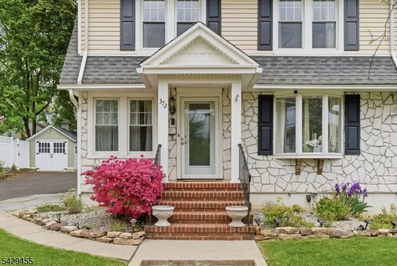 372 Newton St, North Plainfield, NJ 07060 - #2
