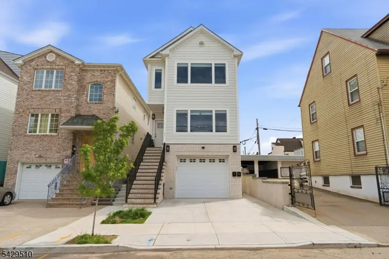 31 Patterson St, Harrison, NJ 07029 - #1