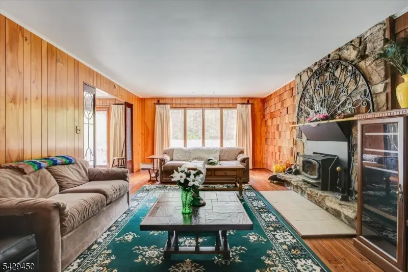 49 Frog Hollow Rd, Tewksbury, NJ 07830 - #3