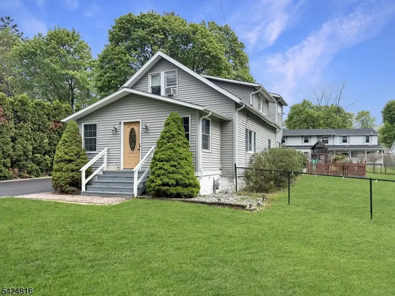 2 Pine St, Mount Olive, NJ 07828 - #1