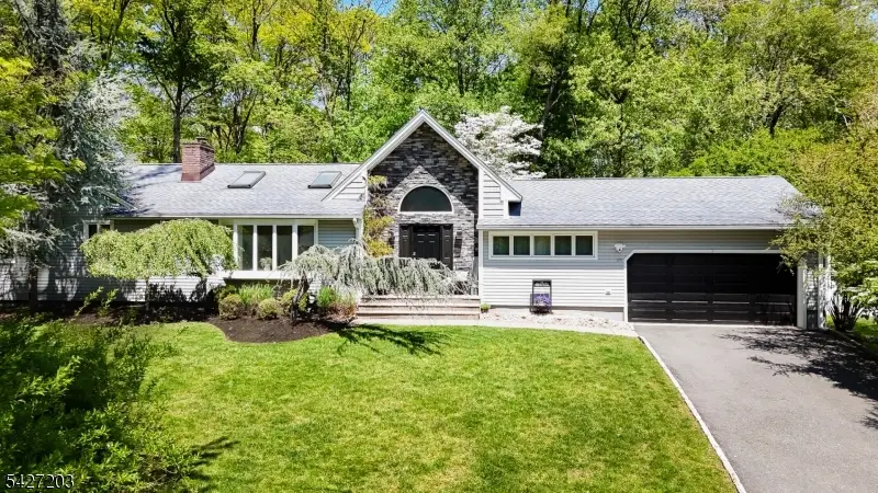 19 Highview Ter, Cedar Grove, NJ 07009 - #1