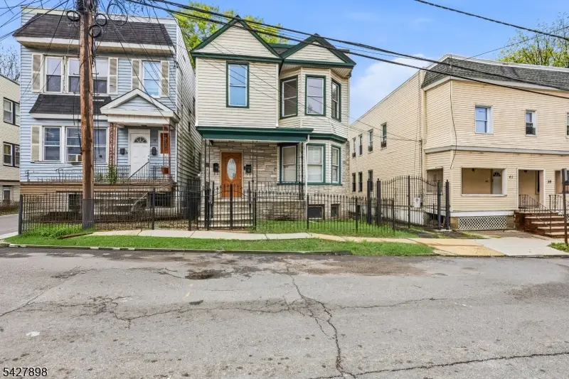 37 Tichenor Ter, Irvington, NJ 07111 - #2