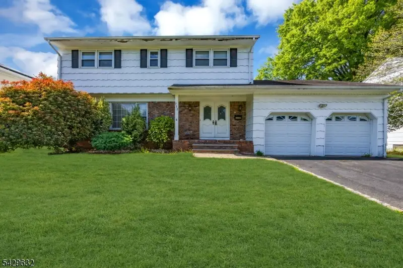 712 Moses Dr, Rahway, NJ 07065 - #1