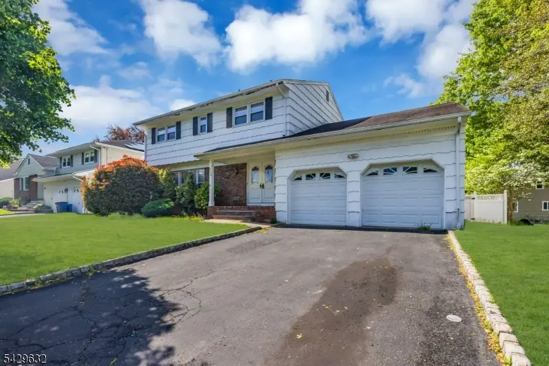 712 Moses Dr, Rahway, NJ 07065 - #2