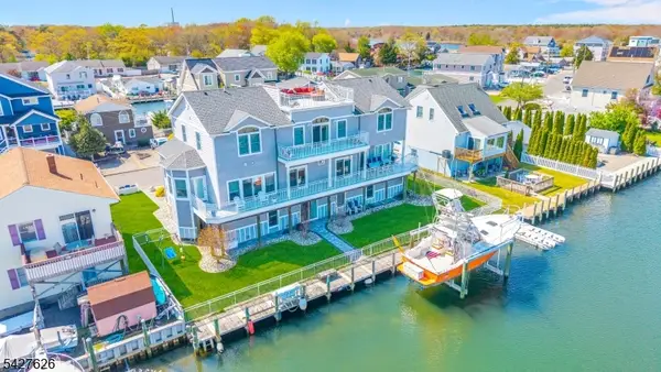 6 Capstan Rd, Ocean Twp., NJ 08758