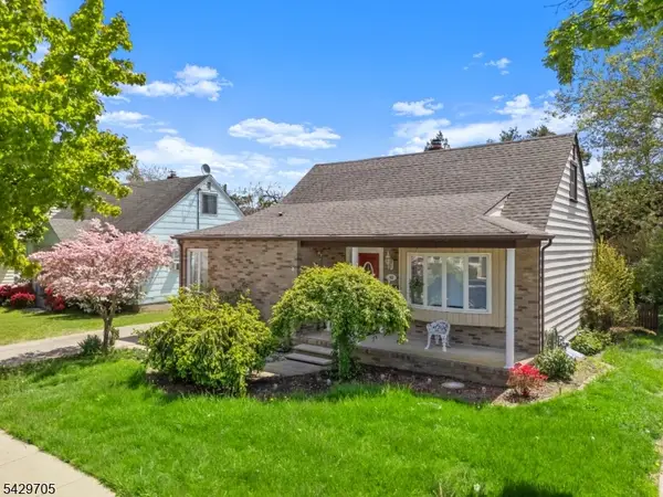 43 Elm Hill Rd, Clifton City, NJ 07013