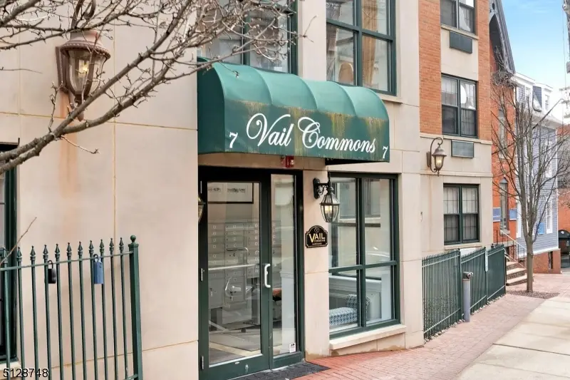 7 Prospect St Unit 303 #303, Morristown, NJ 07960 - #3