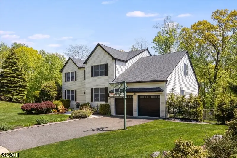 55 Highwood Rd, West Orange, NJ 07052 - #2