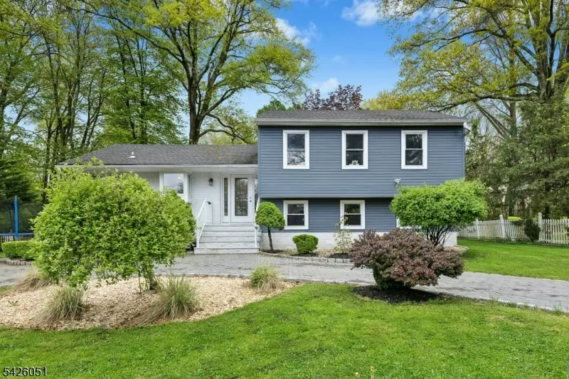 15 Roosevelt Ave, Berkeley Heights, NJ 07922 - #1