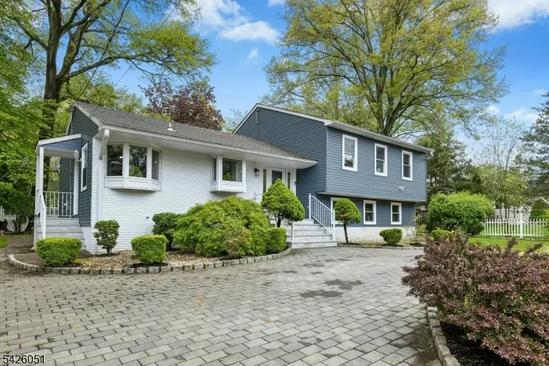 15 Roosevelt Ave, Berkeley Heights, NJ 07922 - #2