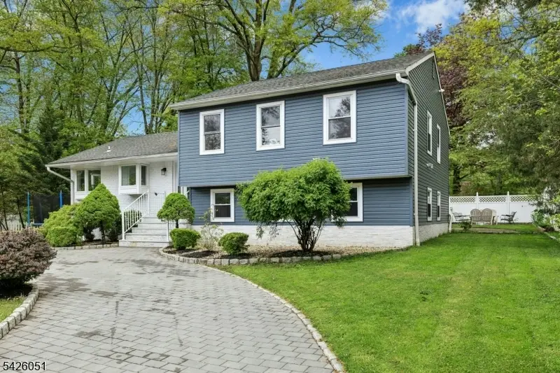 15 Roosevelt Ave, Berkeley Heights, NJ 07922 - #3