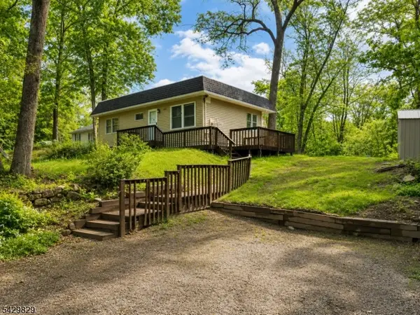 912 E Walnut Dr, Stillwater Twp., NJ 07860