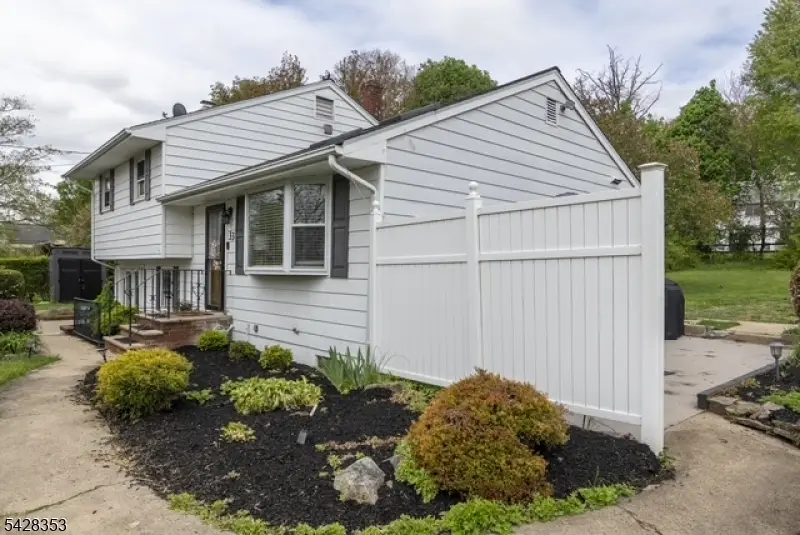 33 Marudy Dr, Clinton, NJ 08809 - #3