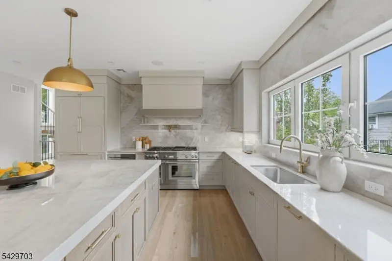 330 Wyoming Ave, Millburn, NJ 07041 - #2