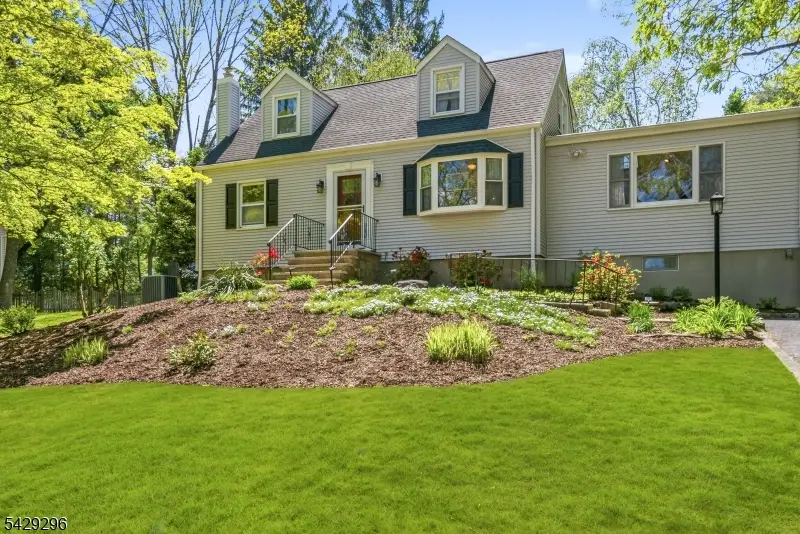 37 Hussa Pl, Denville, NJ 07834 - #1