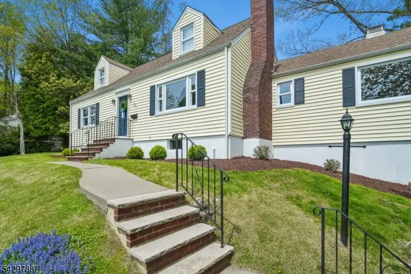 27 Dogwood Rd, Morris Plains, NJ 07950 - #1