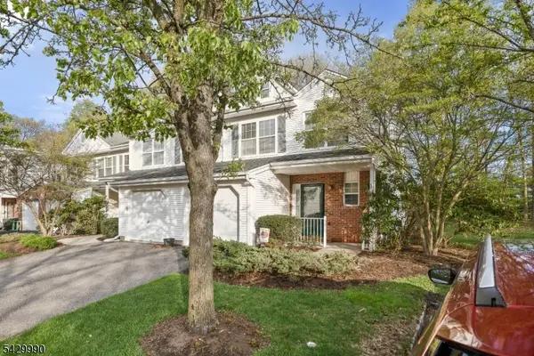 35 Maple Ln, Mount Arlington Boro, NJ 07856