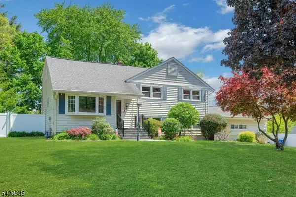 15 Maxine Dr, Morris Twp., NJ 07960
