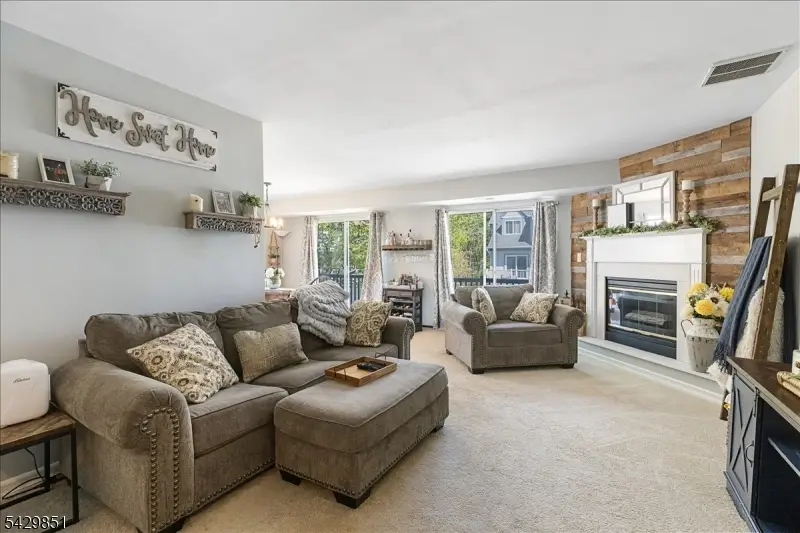 15 Garden Ct, Roxbury, NJ 07876 - #3