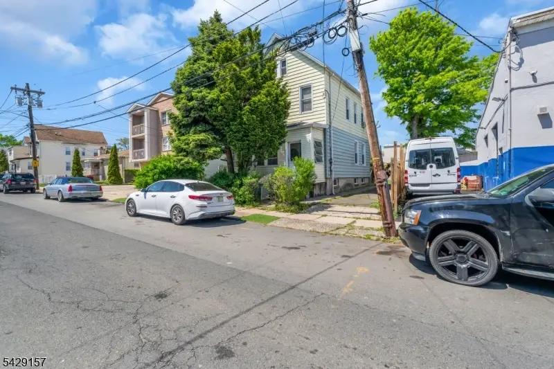 609 Montgomery St, Elizabeth, NJ 07202 - #2