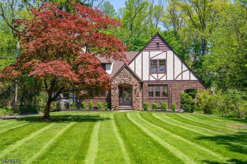 184 Old Short Hills Rd, Millburn, NJ 07078 - #1