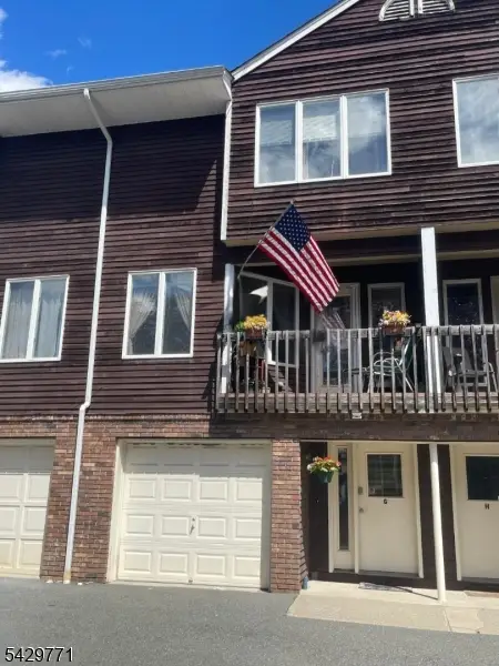 8 Leary Ave Unit G, Bloomingdale Boro, NJ 07403