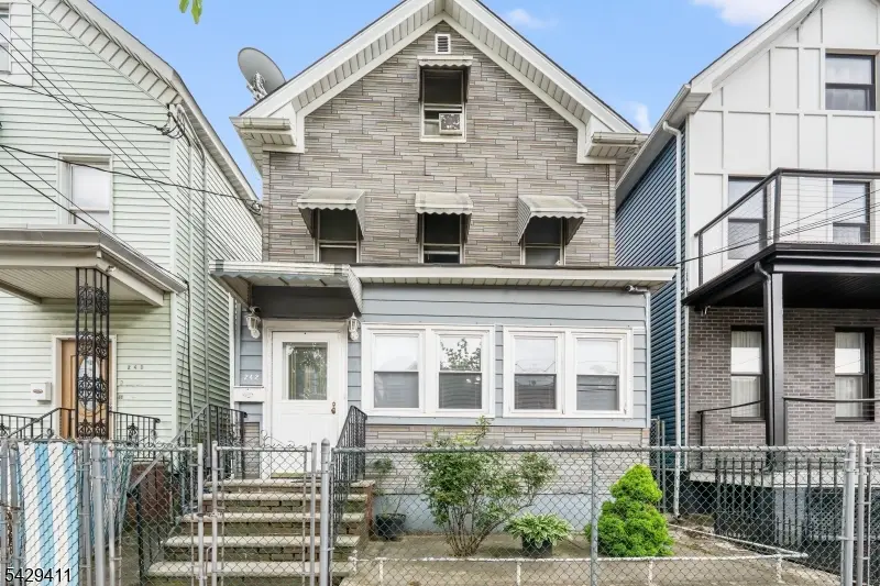 242 Franklin St, Elizabethport, NJ 07206 - #1