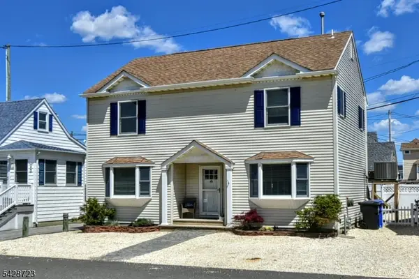 126 Bayberry Rd, Toms River Township, NJ 08735