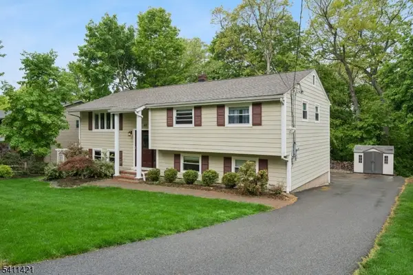 60 Edgemere Rd, Livingston Twp., NJ 07039