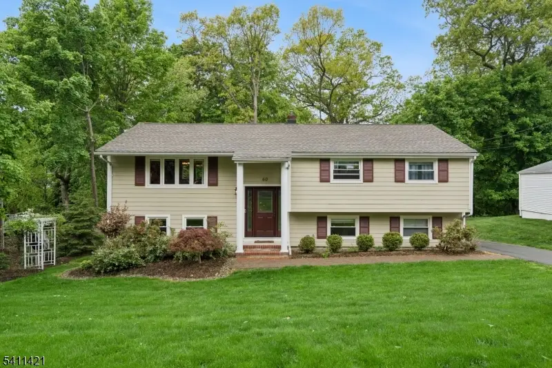 60 Edgemere Rd, Livingston, NJ 07039 - #2