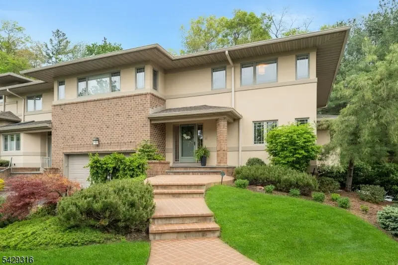 22 Fox Run Rd, Allendale, NJ 07401 - #1