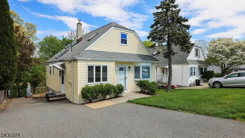 34 Arch St, Butler, NJ 07405 - #2