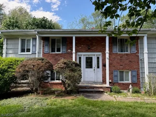 92 Fairway Dr, East Hanover Twp., NJ 07936