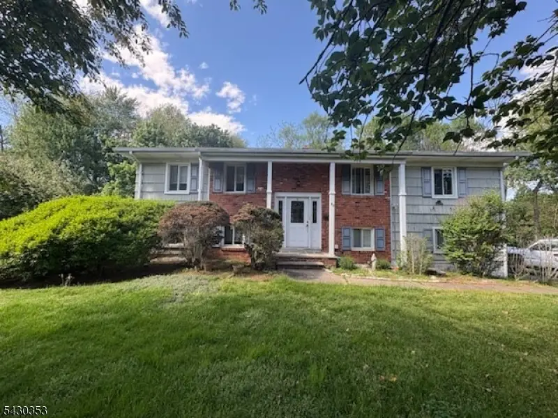 92 Fairway Dr, East Hanover, NJ 07936 - #2