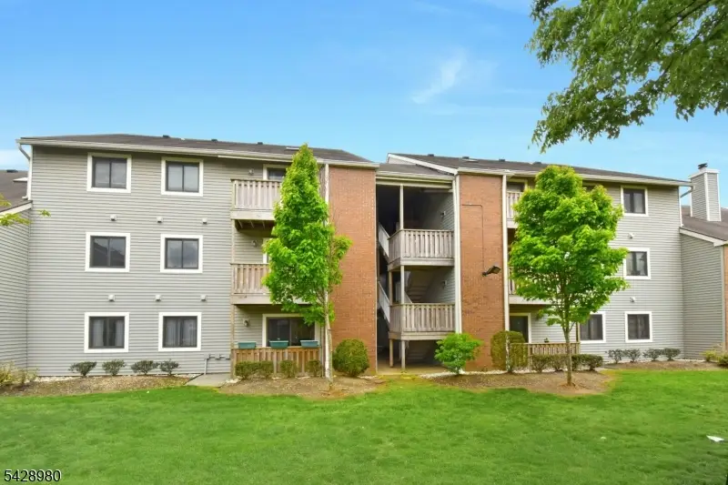 4815 Ravens Crest Dr, Princeton Meadows, NJ 08536 - #1