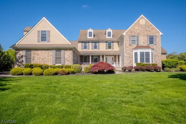 2 Linwood Dr, Monroe Twp., NJ 08831