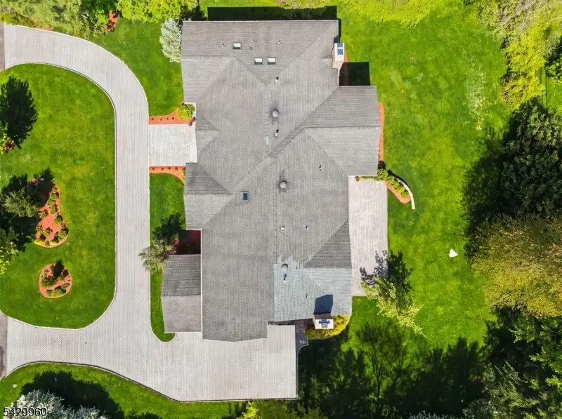 6 Grosvenor Rd, Millburn, NJ 07078 - #3