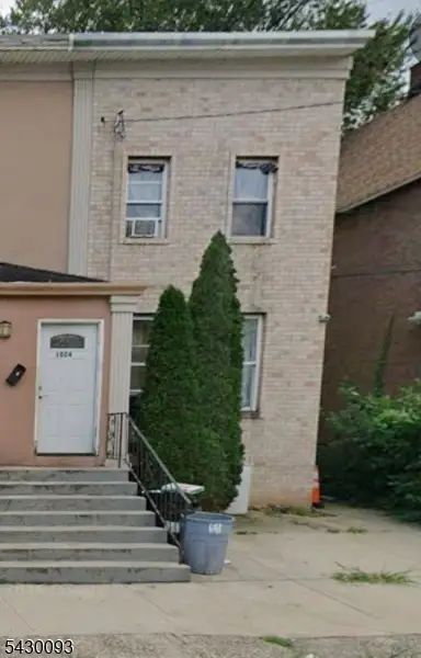 1024 Laura St, Elizabeth City, NJ 07201