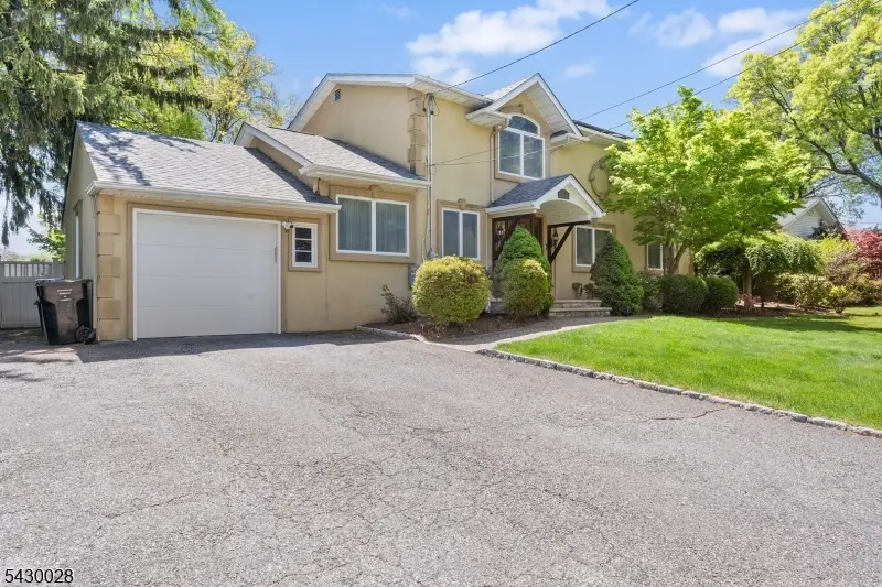 124 Crain Rd, Paramus, NJ 07652 - #2