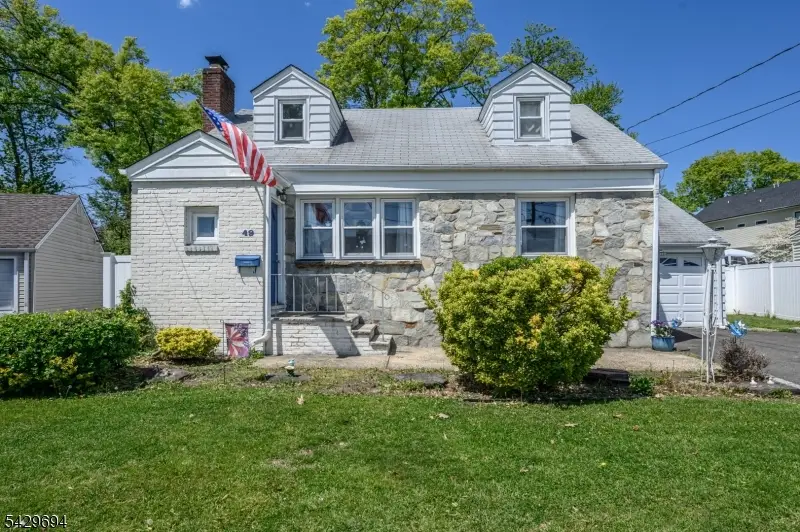 49 Colonial Dr, Clark, NJ 07066 - #1