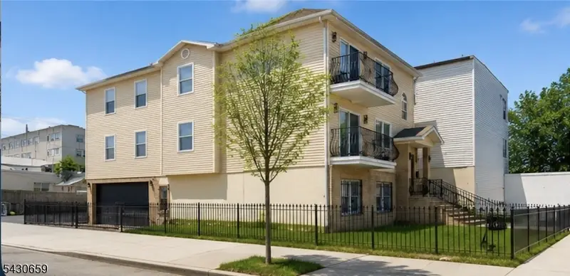 272-274 Orange St, Newark, NJ 07103 - #2