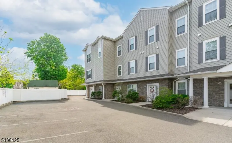 2 Bland Court #3, Watsessing, NJ 07003 - #2