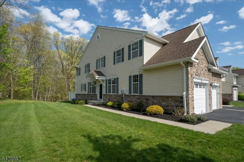 13 Julia Pl, Budd Lake, NJ 07828 - #2