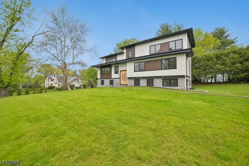 148 Great Hills Rd, Millburn, NJ 07078 - #2
