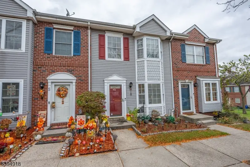 3 Martha Ct, Newark, NJ 07103 - #1