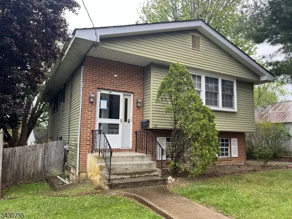 89 W Warren St, Washington Boro, NJ 07882